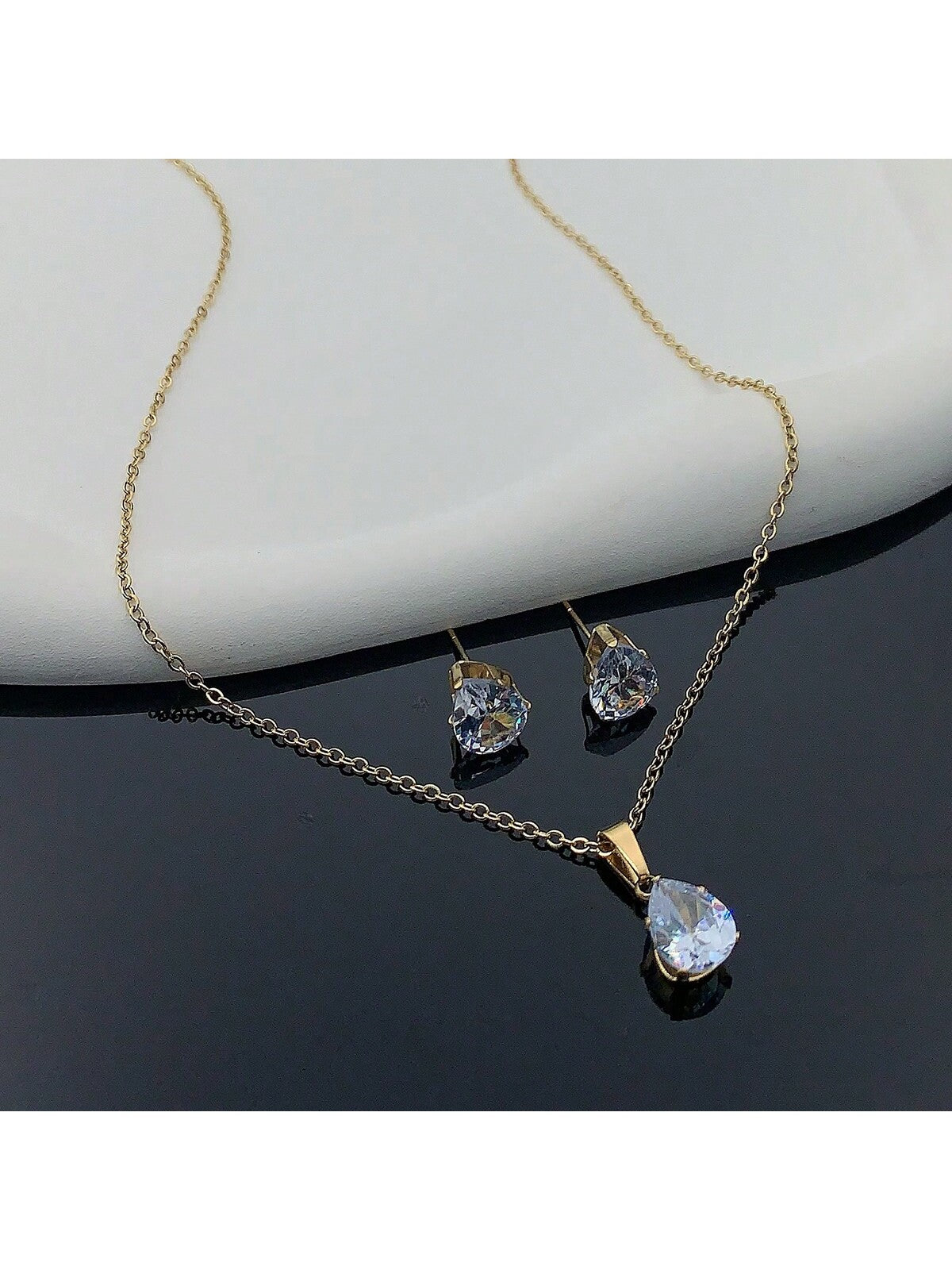 3pcs/Set Gold-Tone Stainless Steel Waterdrop Cubic Zirconia Pendant Necklace And Stud Earrings Set