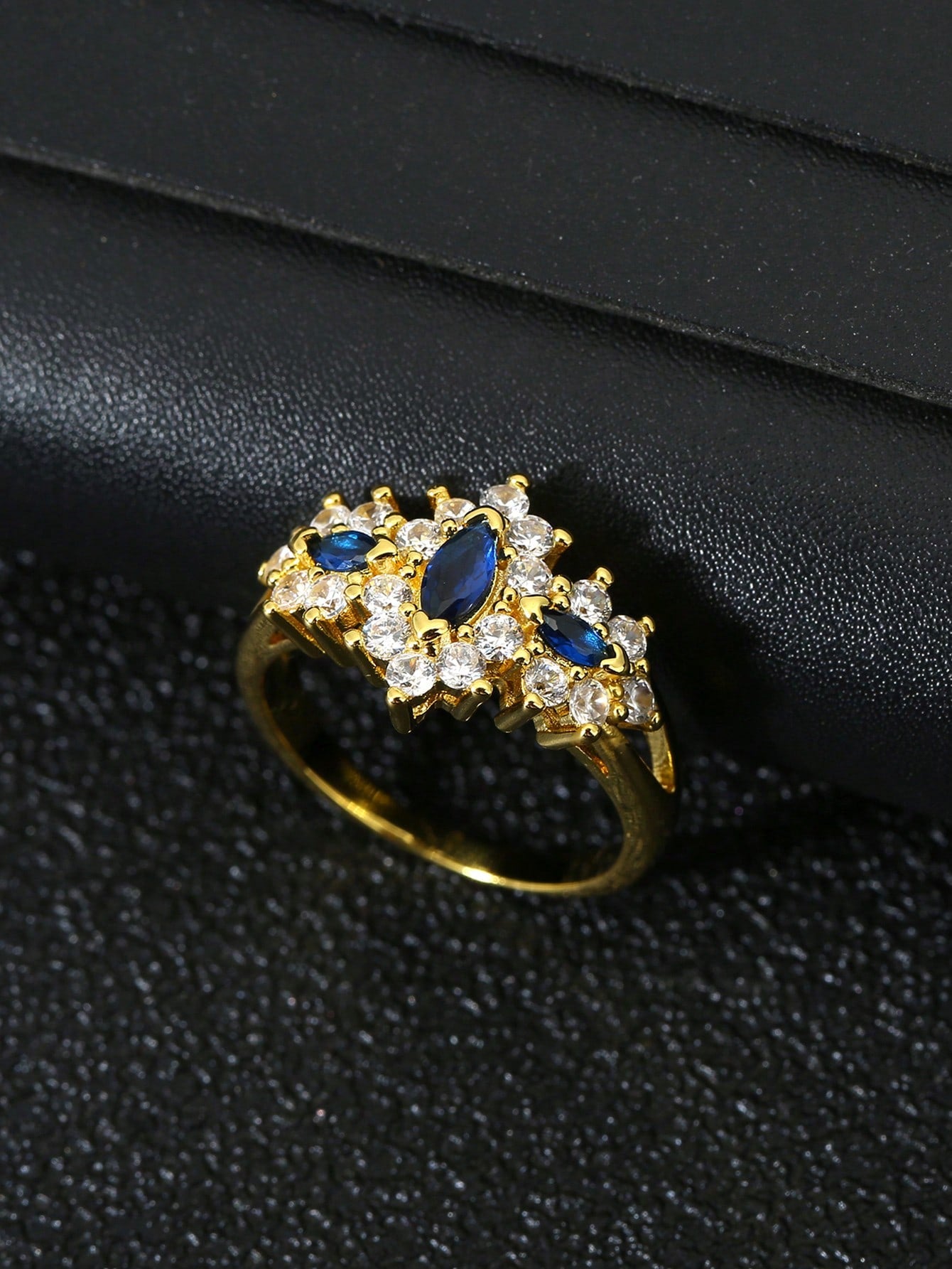 Brilliant Blue Exquisite Ring