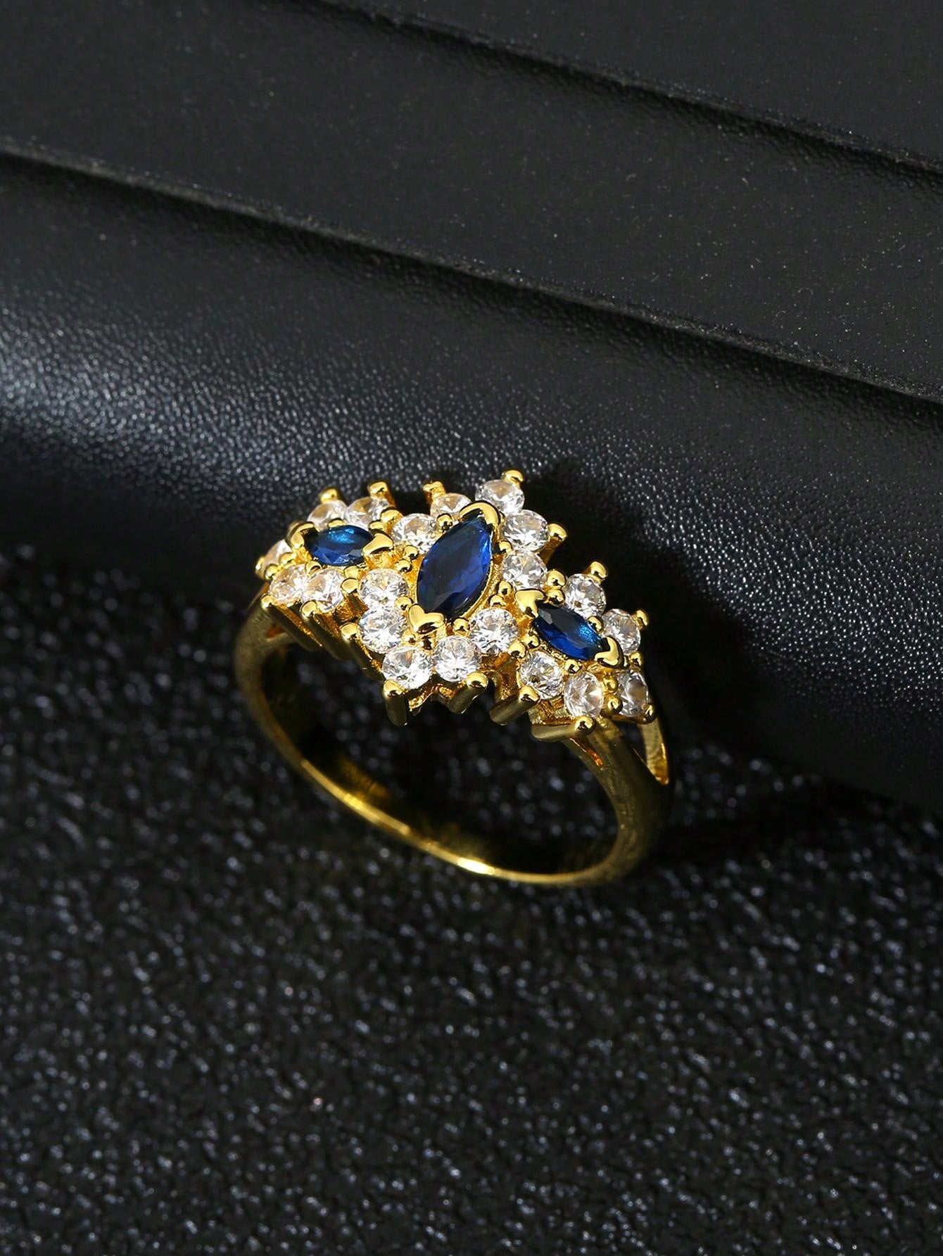 Brilliant Blue Exquisite Ring