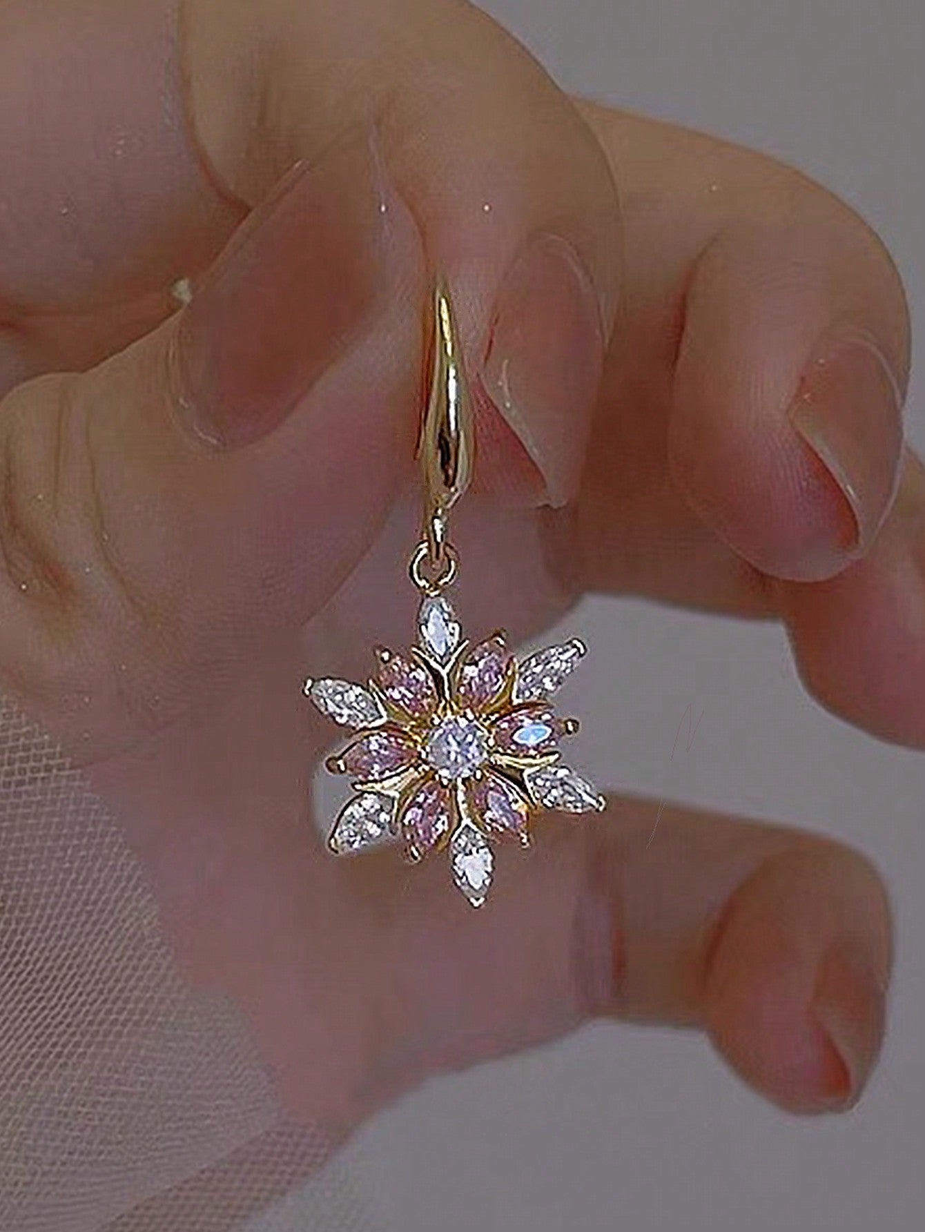 Sweet & Exquisite Snowflake-Shaped Christmas Earrings