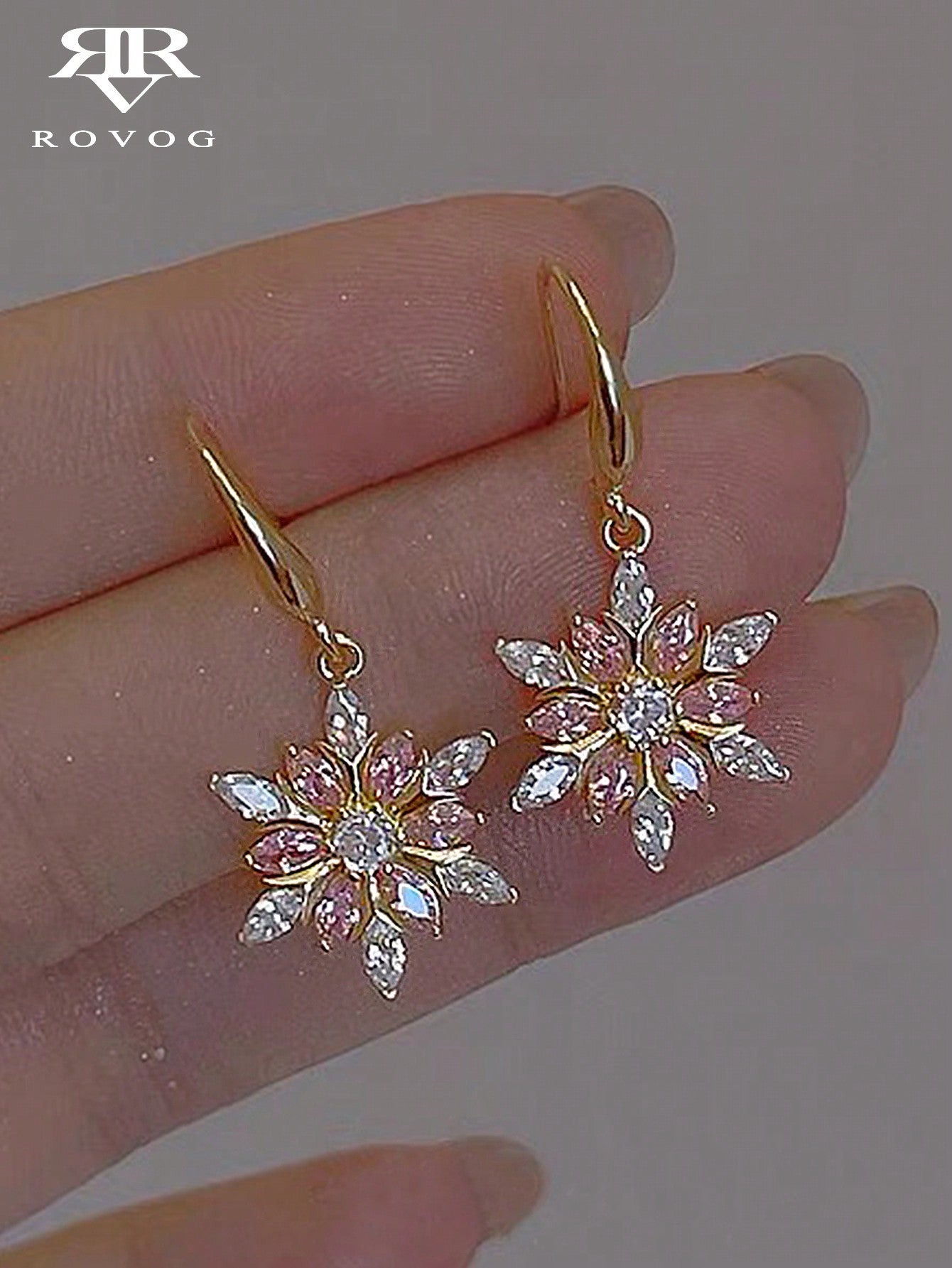 Sweet & Exquisite Snowflake-Shaped Christmas Earrings