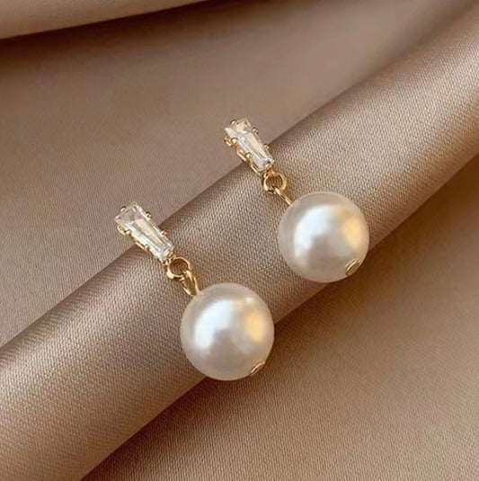 Sea Queen Pearl Earrings