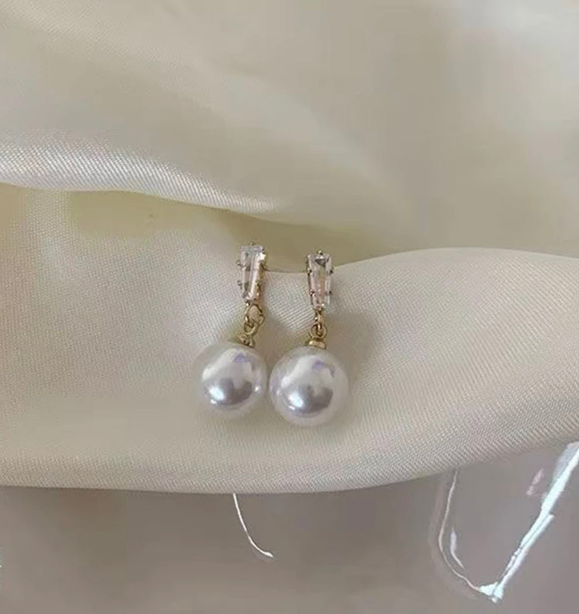 Sea Queen Pearl Earrings