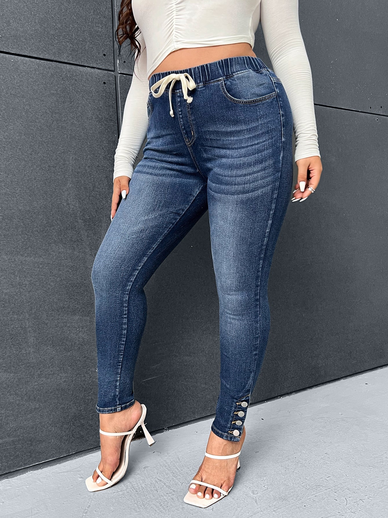 Plus* Button Hem Drawstring Waist Skinny Jeans