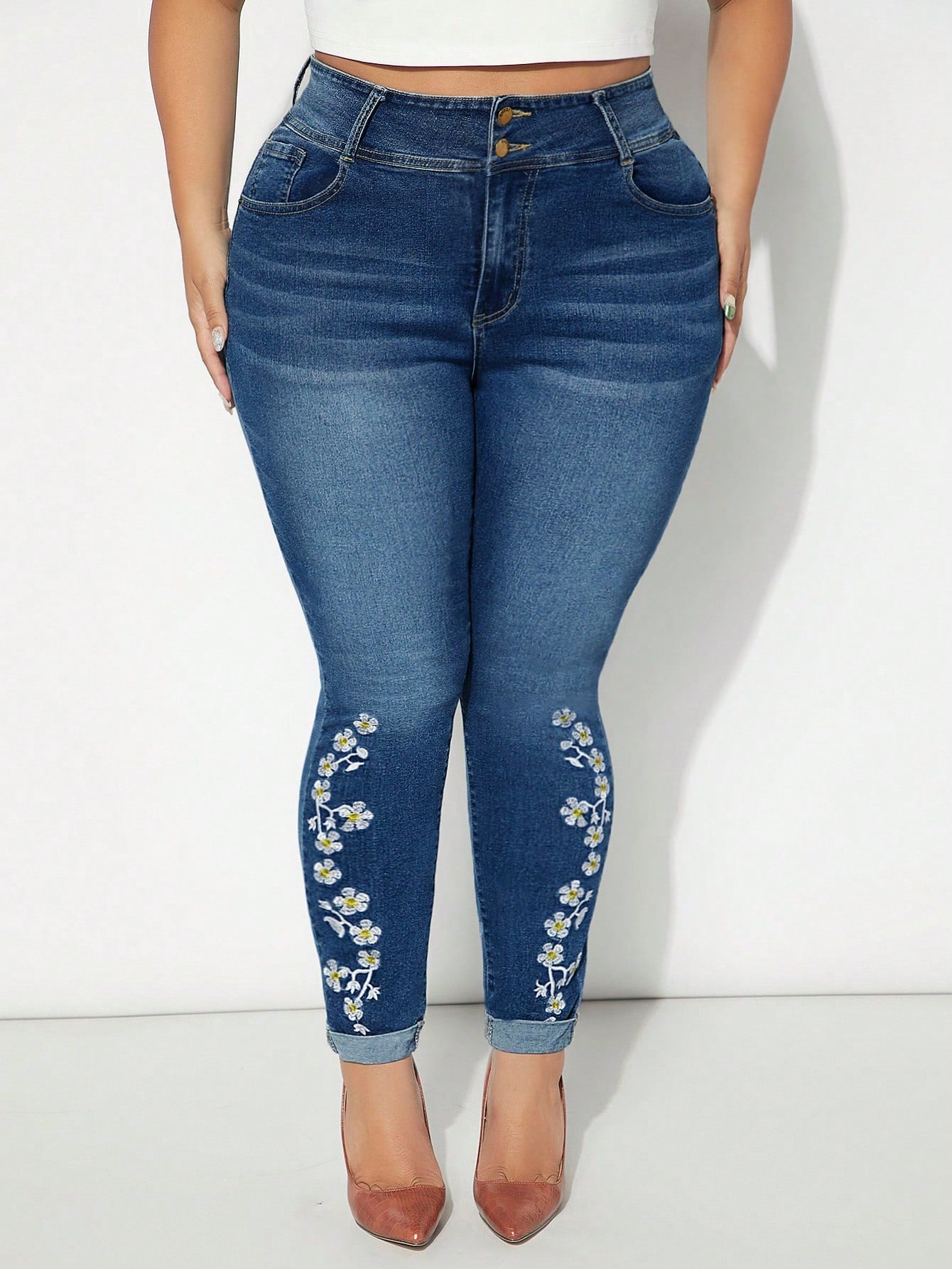 Plus* Floral Embroidery Skinny Jeans