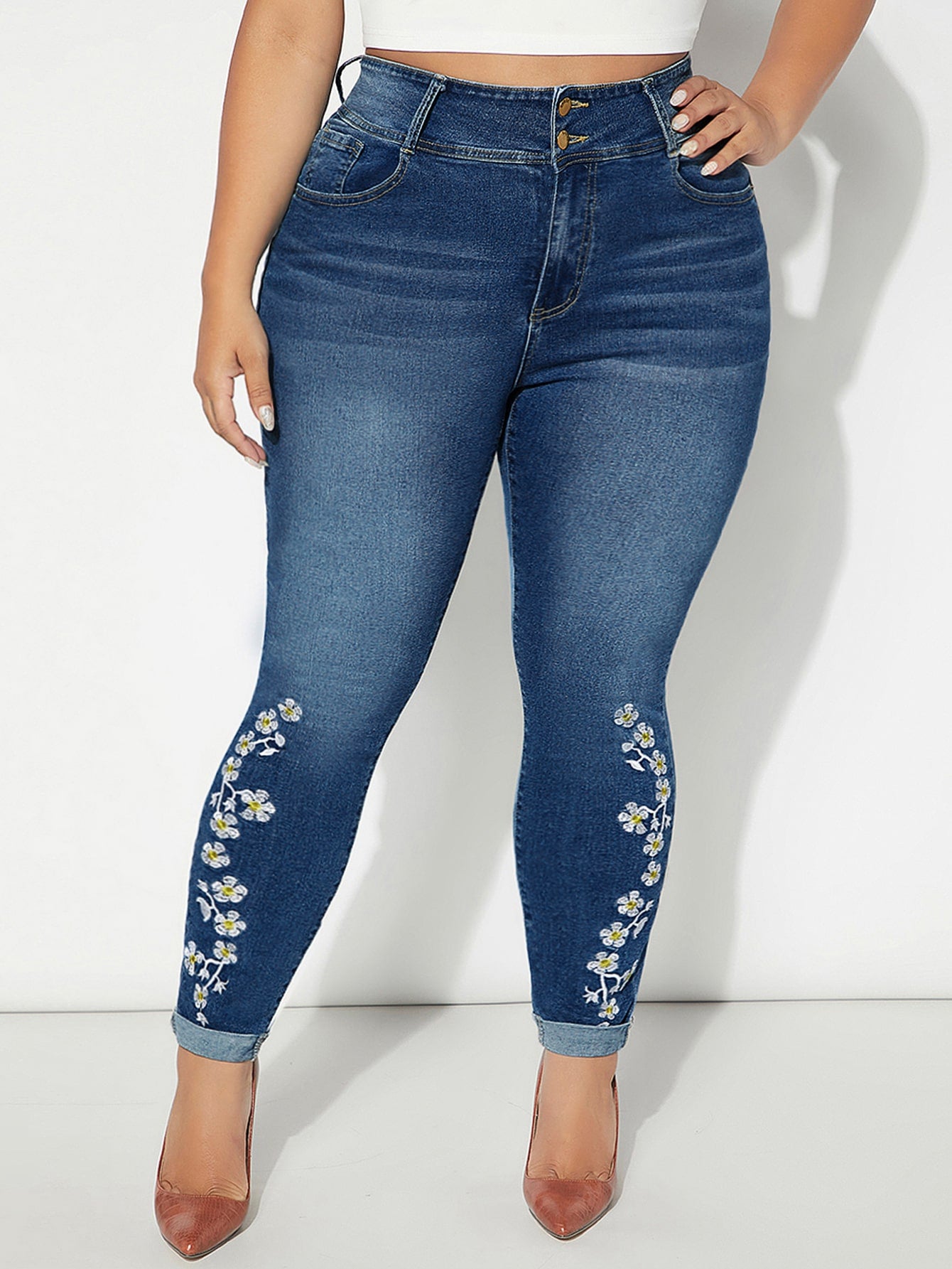 Plus* Floral Embroidery Skinny Jeans