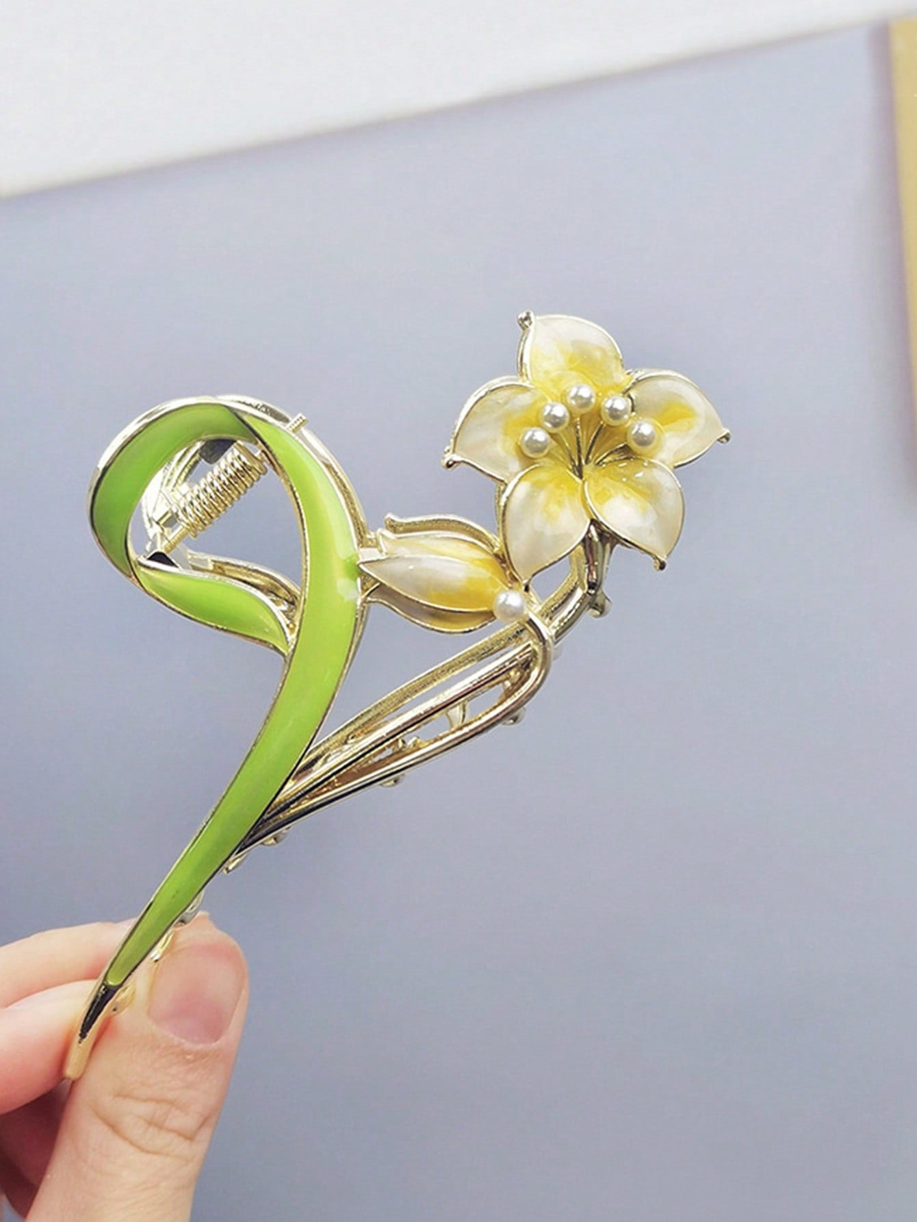 Tulip Hair Claw Clips Non Slip Strong Hold