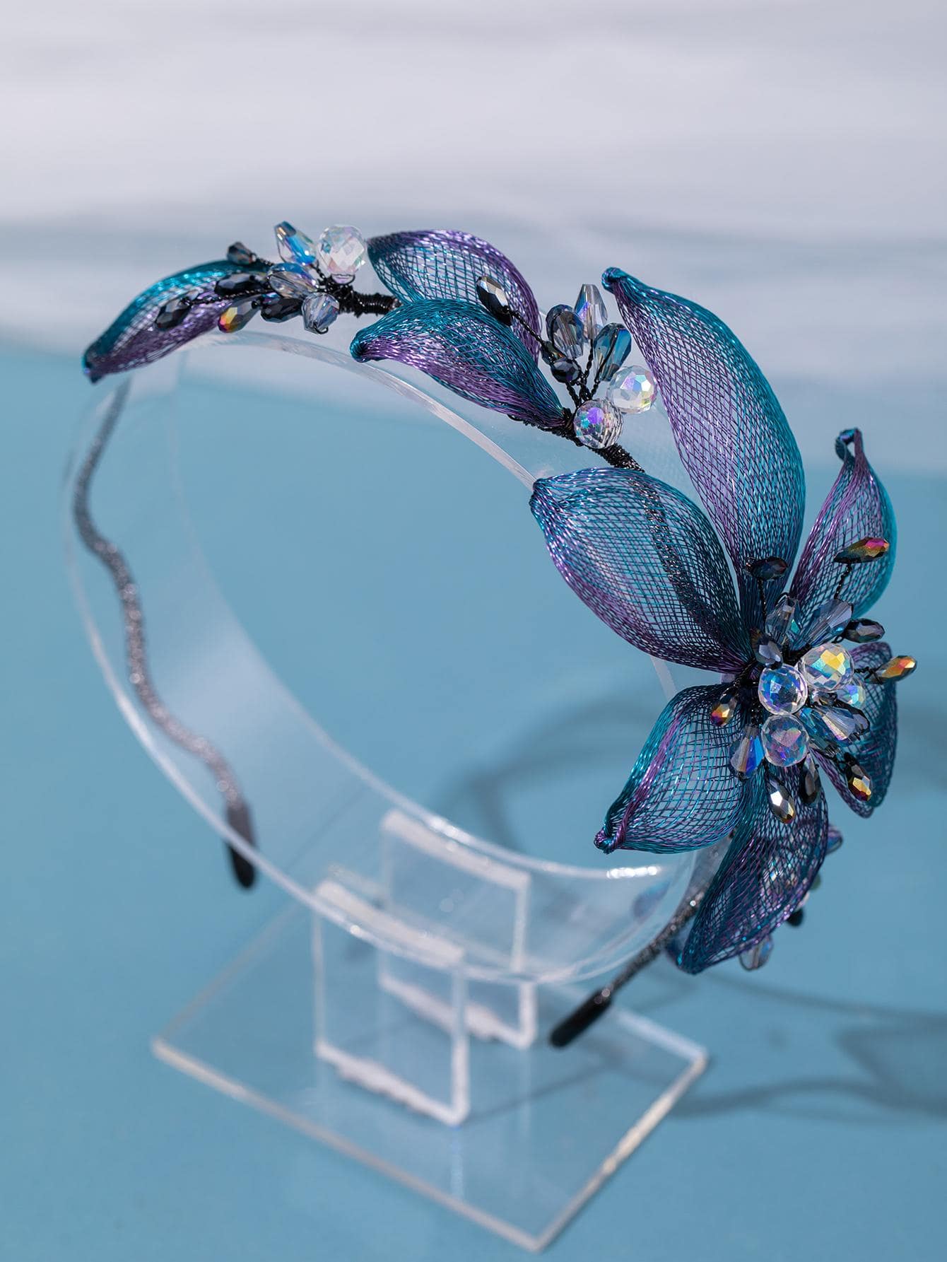 Diadema con diseño ondulado y decoración de flores y diamantes de imitación de Fairycore