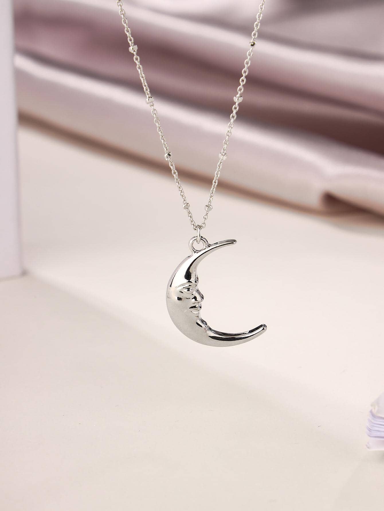 Minimalist & moon Necklace