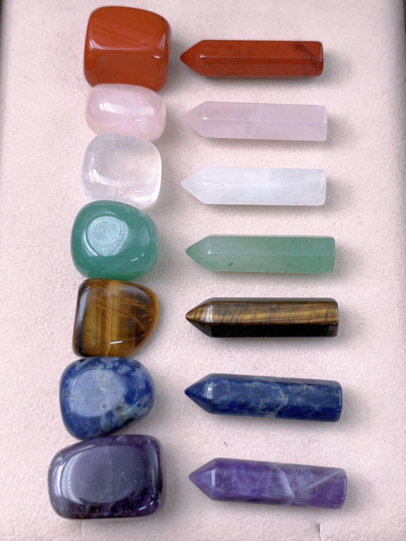 Piedra de cristal natural pulida caída de chakras, caja de regalo de punto terminado único, juego de 14 piezas, energía de equilibrio de meditación