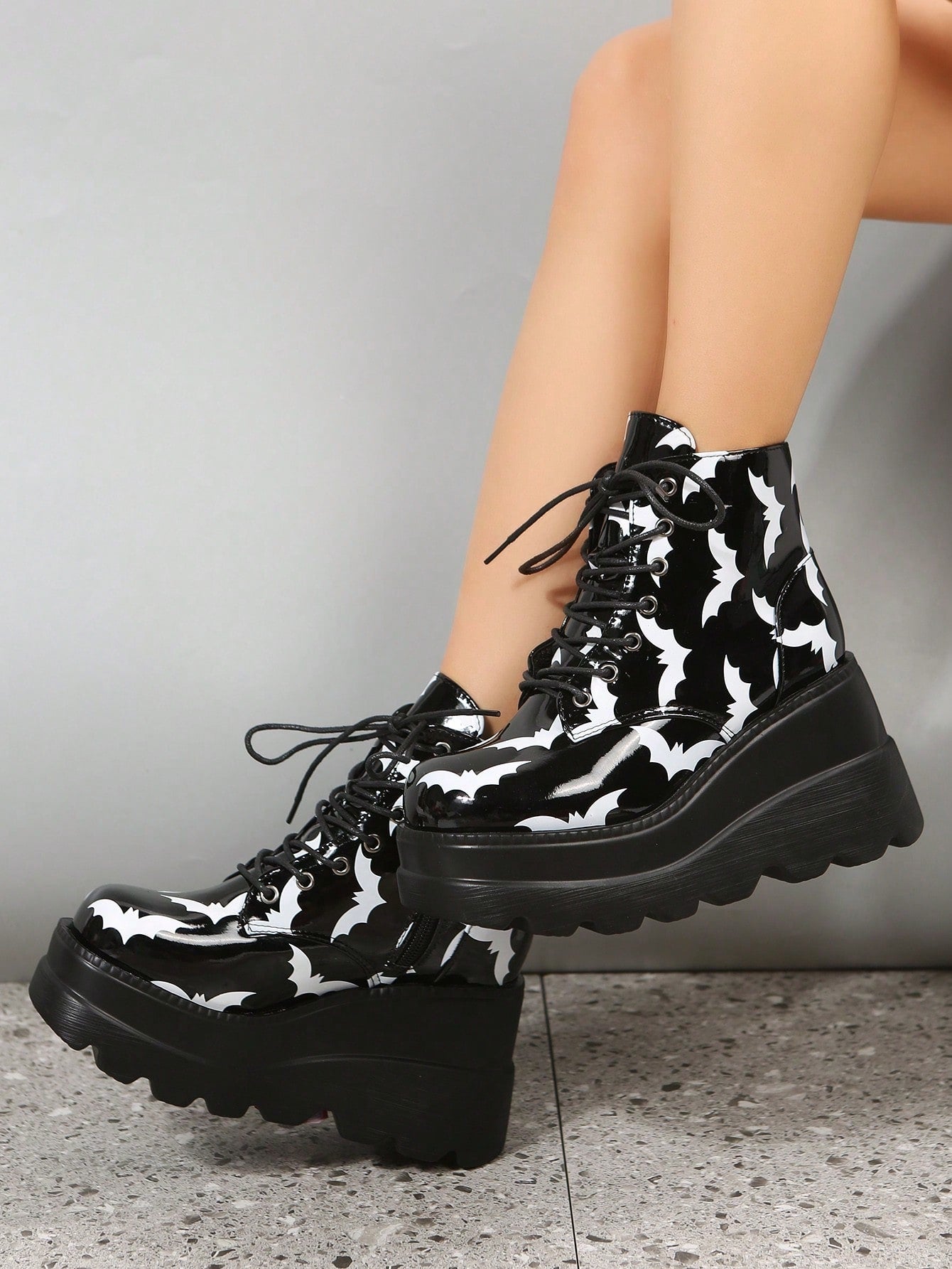 Grunge Punk Women Bat Graphic Lace-up Front Wedge Boots, Funky Outdoor Boots