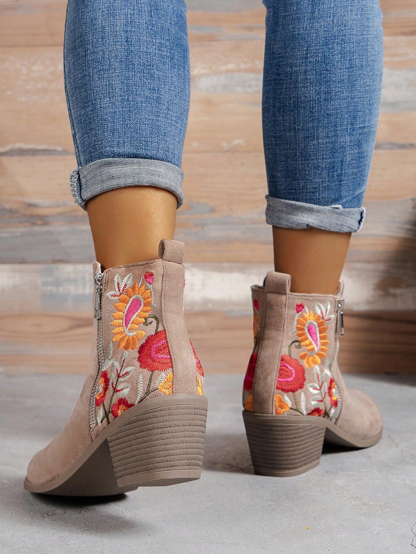 Happy Hippie Embroidered Chunky Heel Boots With Flower Embroidery