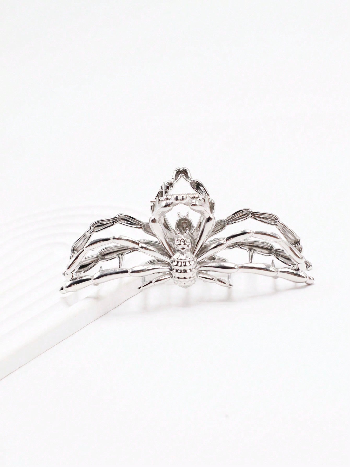 Mystic Metallic Silver Spider Clip Gothic Style