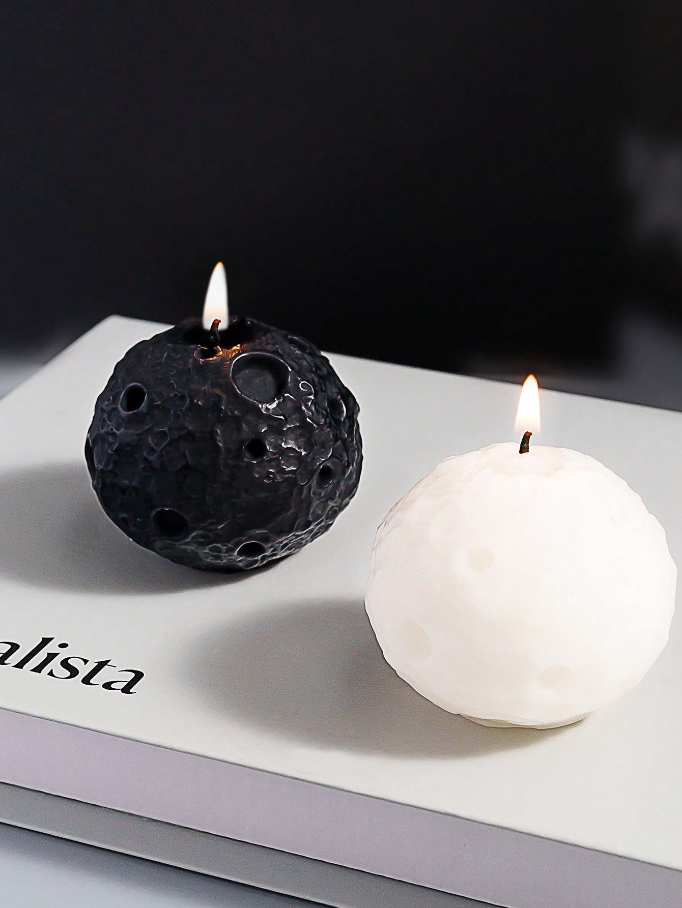 Black & White Moon-Shaped Aromatherapy Candle - set of 2